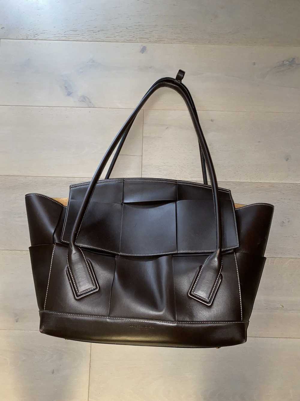 Bottega Veneta Bottega Veneta Large Arco Bag - image 1