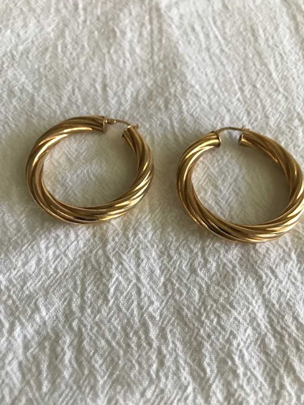 14 K YG Uno Aerre Italian Twist Hoops - image 4