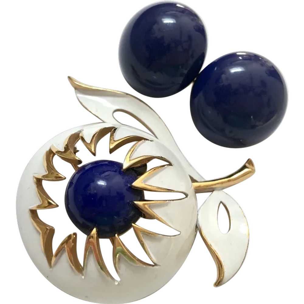 Crown Trifari Blue White MOD Flower Brooch Clip-O… - image 1