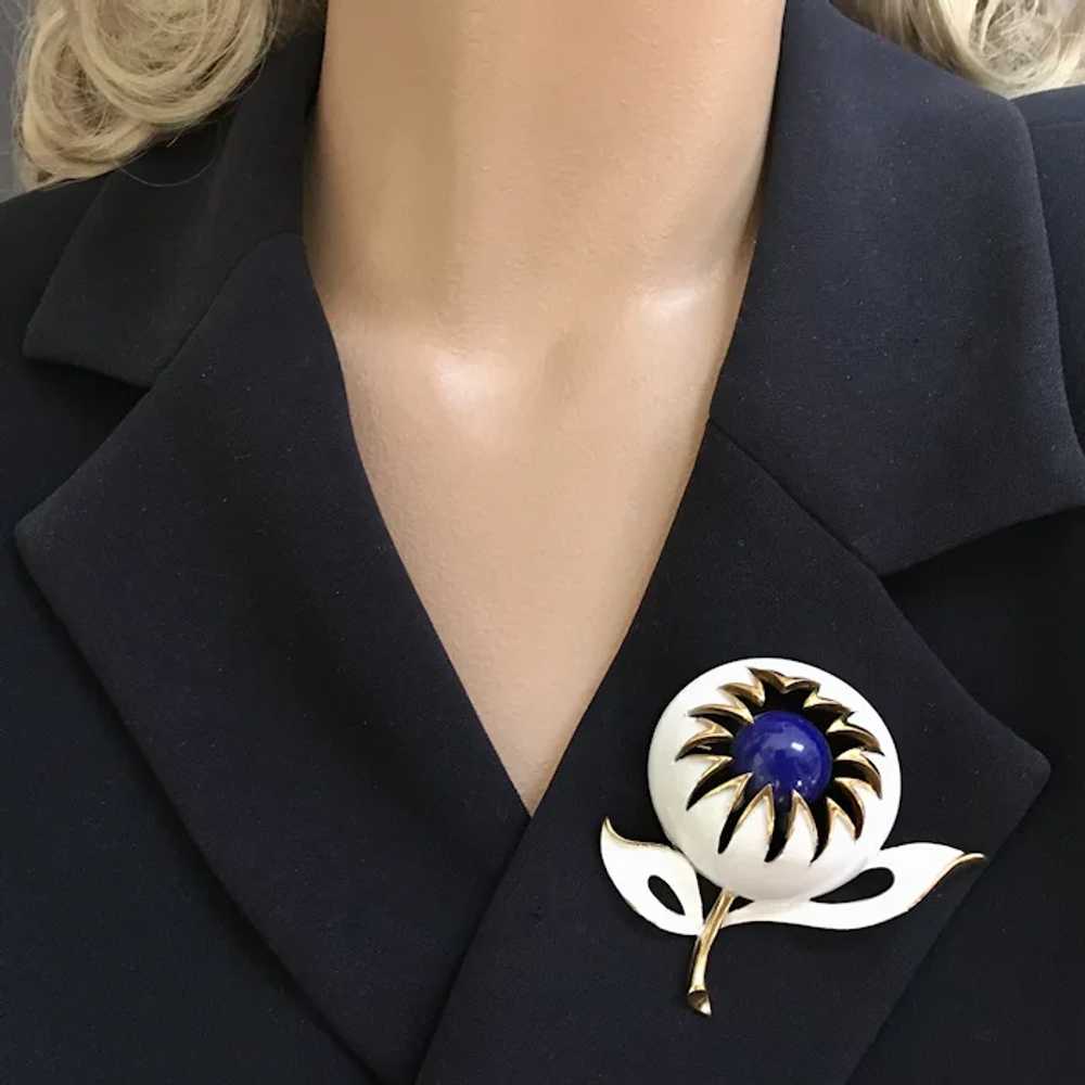 Crown Trifari Blue White MOD Flower Brooch Clip-O… - image 5