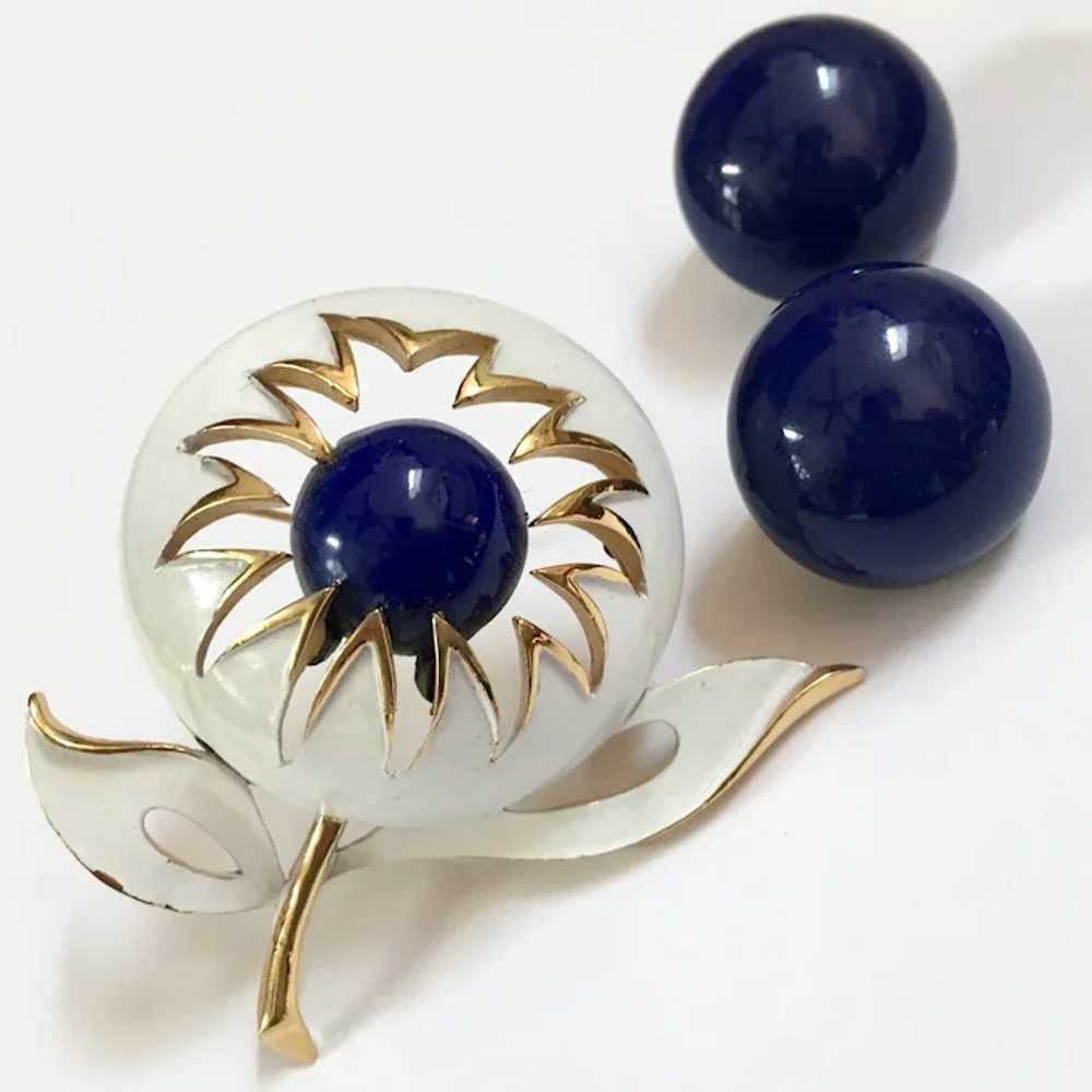 Crown Trifari Blue White MOD Flower Brooch Clip-O… - image 8