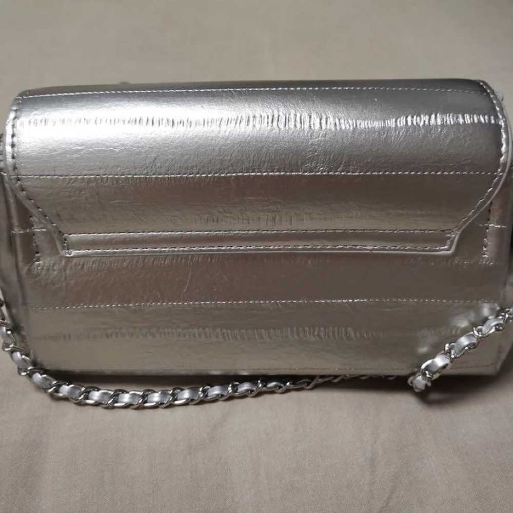 Silver synthetic leather shoulder bag - image 3