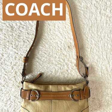 COACH: Leather Shoulder Bag