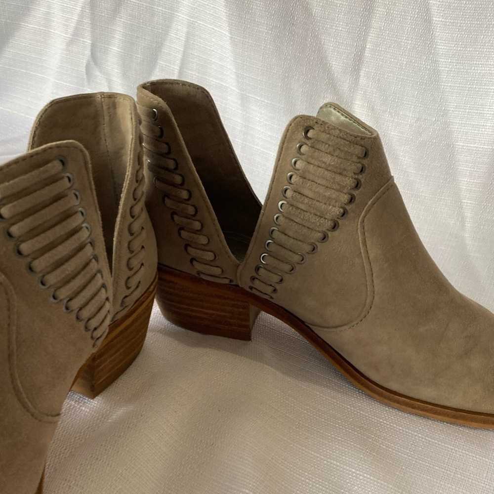 Vince Camuto gray ankle leather boots size 7.5 - image 8