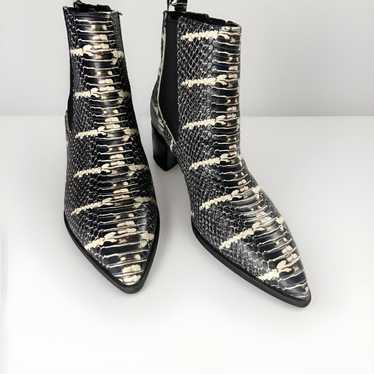 Black & White Snake print Size 7.5  NINE WEST Hono