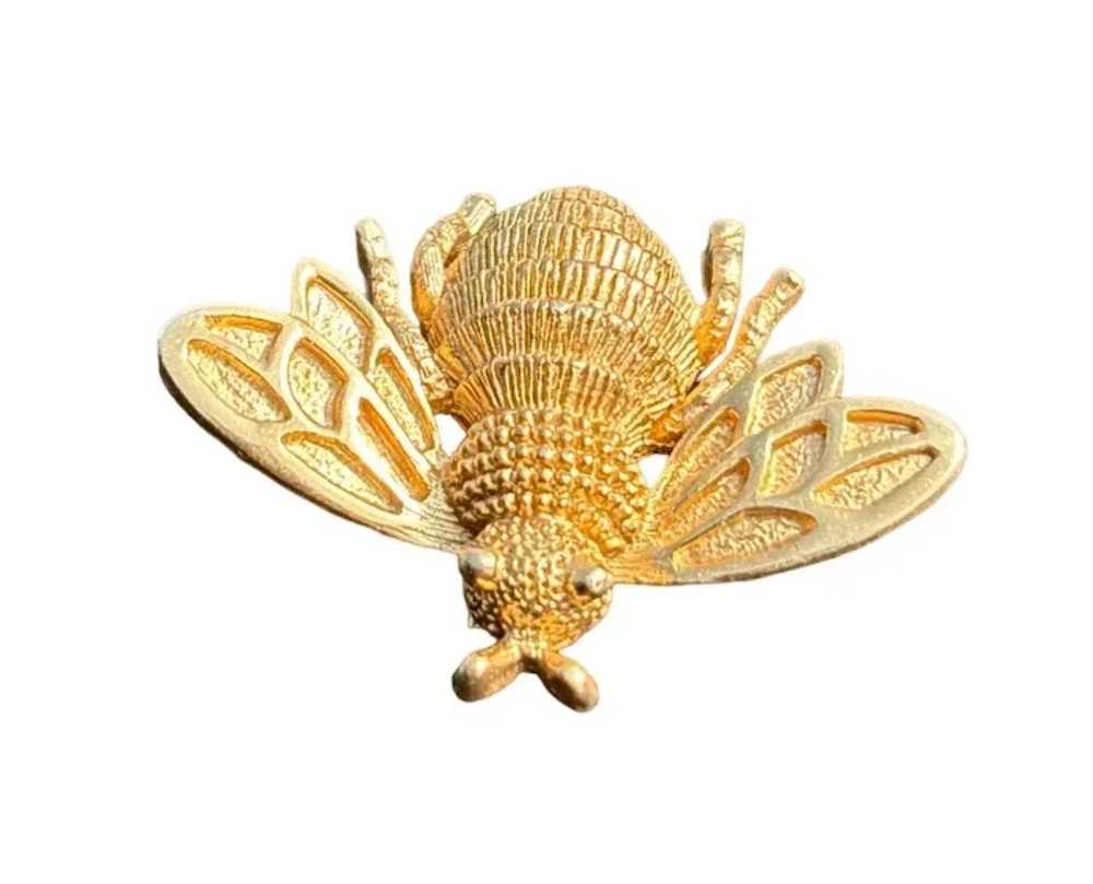 Vintage 1975 Avon Gold-Tone Bee Brooch Pin - image 4