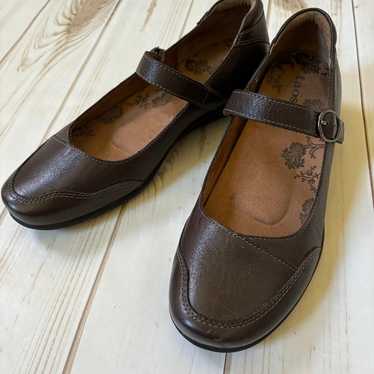 Taos Uncommon Mary Jane leather shoes