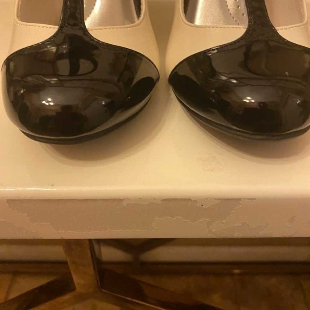 NWOT DEFLEX COMFORT BLACK & WHITE MARY JANES SIZE… - image 3