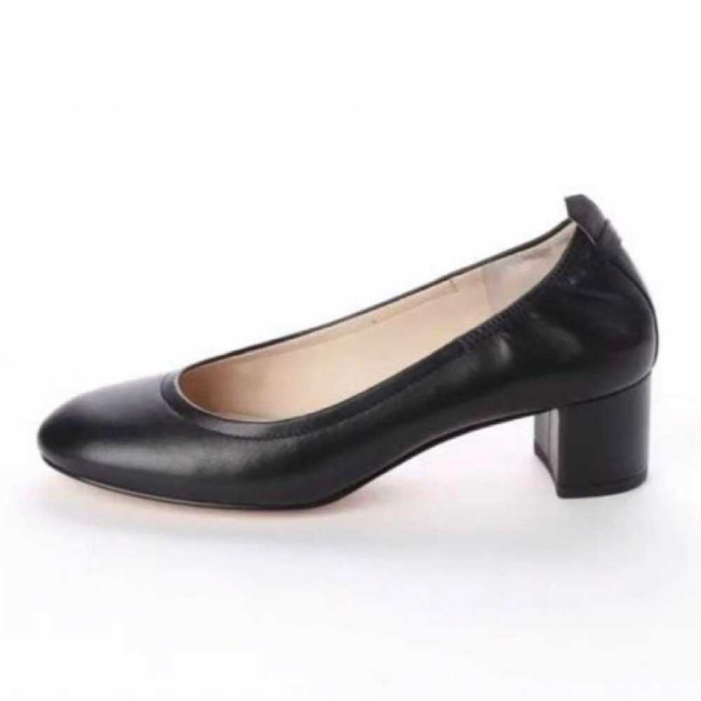 Cole Haan Aviana Black Round Toe Pumps. - image 7