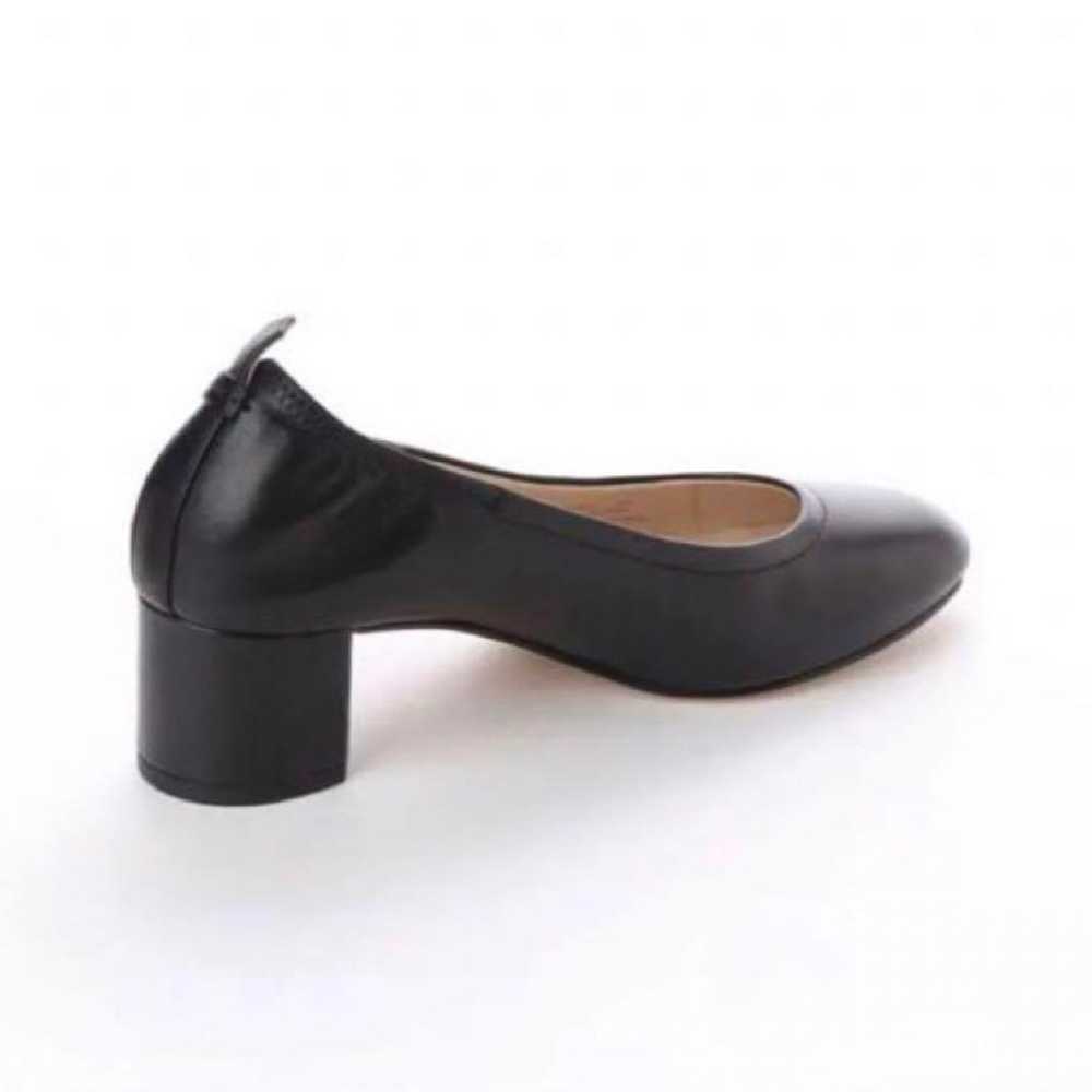 Cole Haan Aviana Black Round Toe Pumps. - image 8