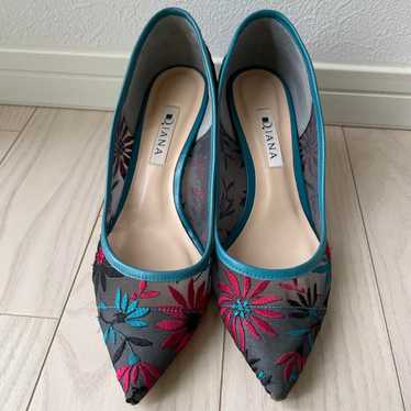 D. IANA Floral Embroidery High Heel Pumps Gray/Blu