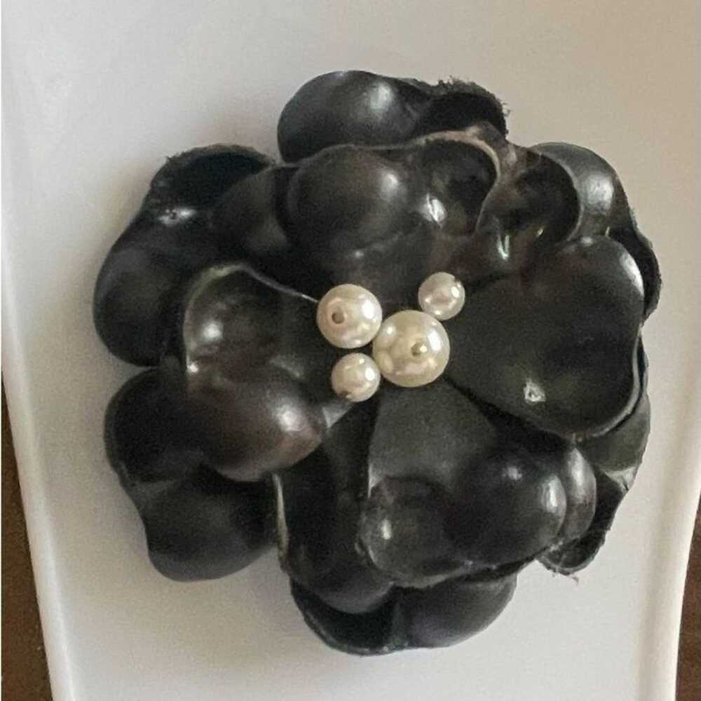 Other Vintage Black Leather Faux Pearl Floral Bro… - image 5