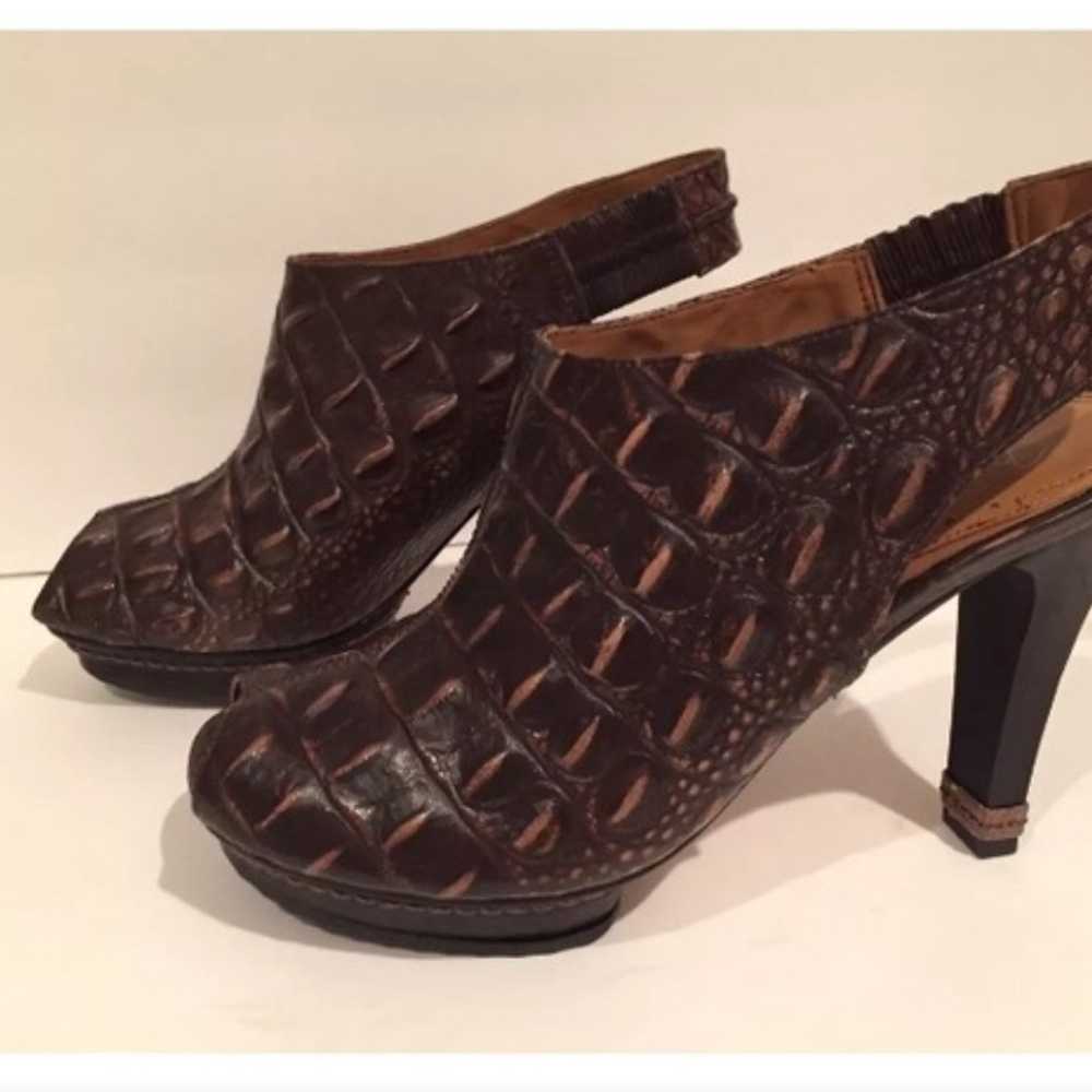 BCBG MaxAzria crocodile embossed slingback sandal… - image 7