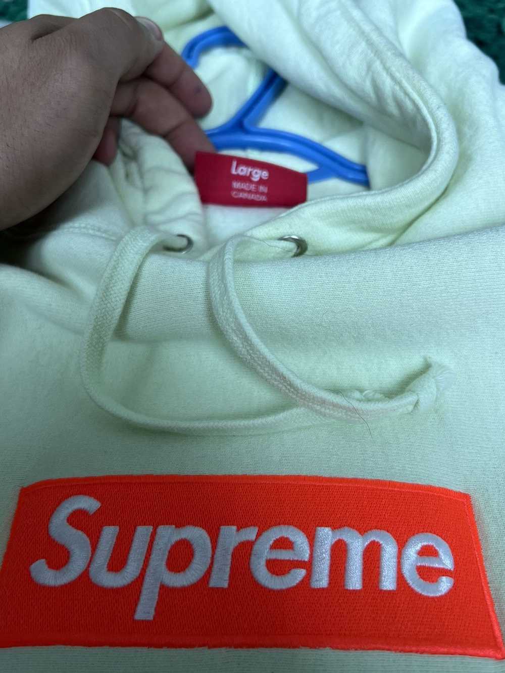 Supreme Supreme Box Logo Hoodie FW17 - image 3