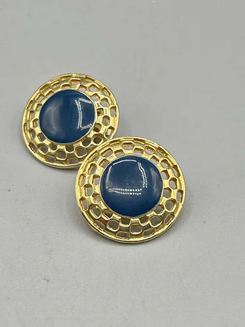 Vintage Clip On Earrings Gold Tone & Dark Blue En… - image 3