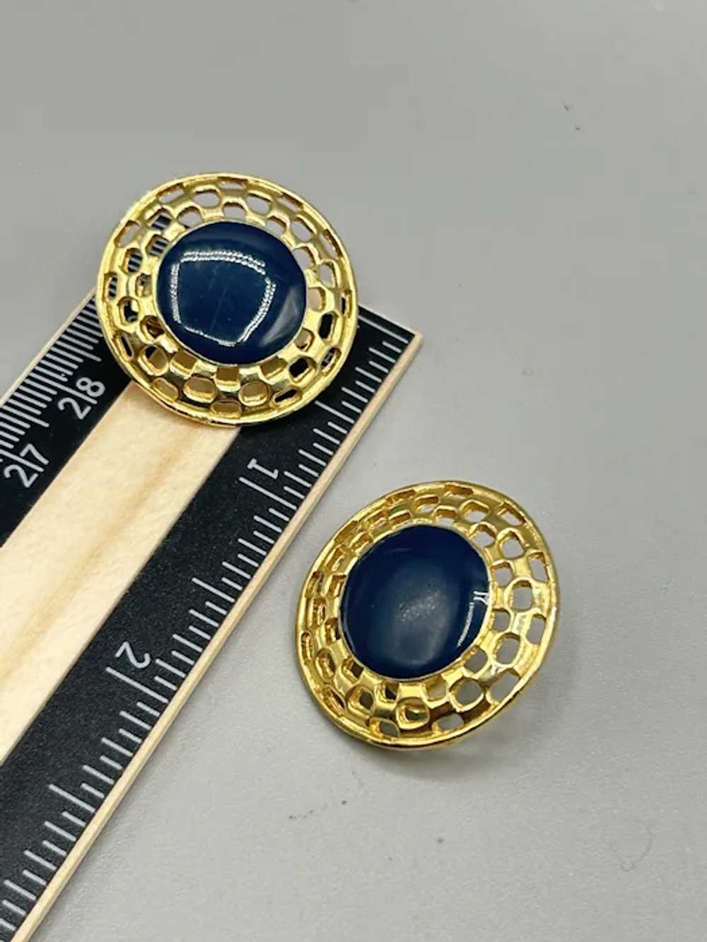 Vintage Clip On Earrings Gold Tone & Dark Blue En… - image 5