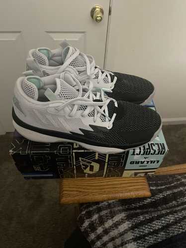 Adidas Dame 8 3SSB issued