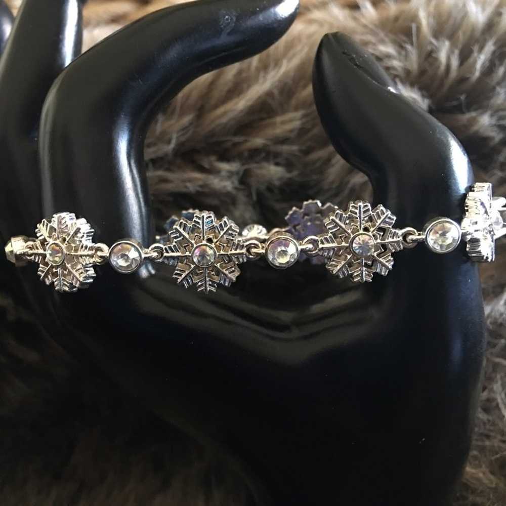 Vintage aurora borealis snowflake bracelet - image 1