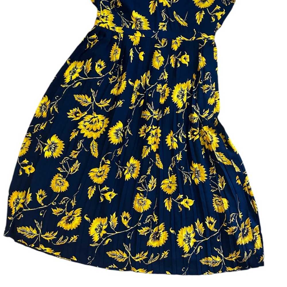 J Crew Dress  Yellow Flowers On Navy Size 6 Midi … - image 1