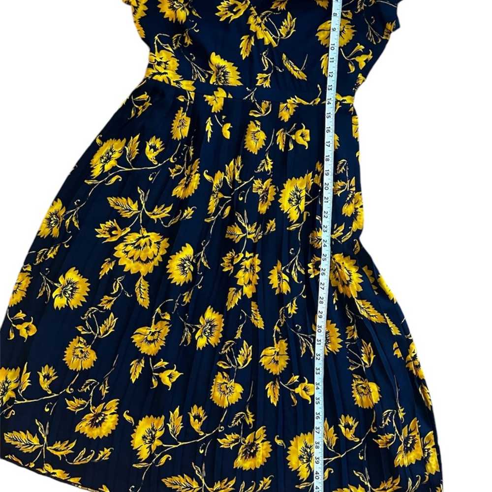 J Crew Dress  Yellow Flowers On Navy Size 6 Midi … - image 2