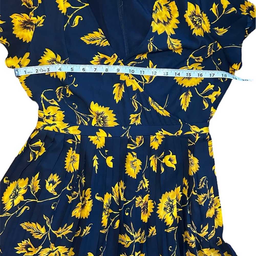 J Crew Dress  Yellow Flowers On Navy Size 6 Midi … - image 3