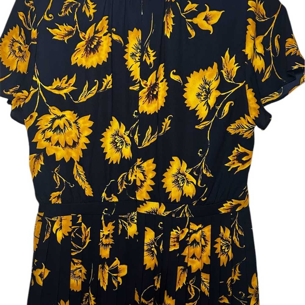 J Crew Dress  Yellow Flowers On Navy Size 6 Midi … - image 4