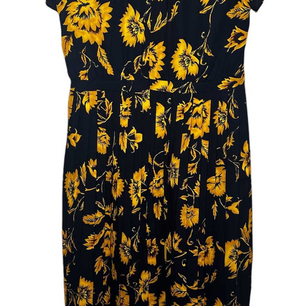 J Crew Dress  Yellow Flowers On Navy Size 6 Midi … - image 5