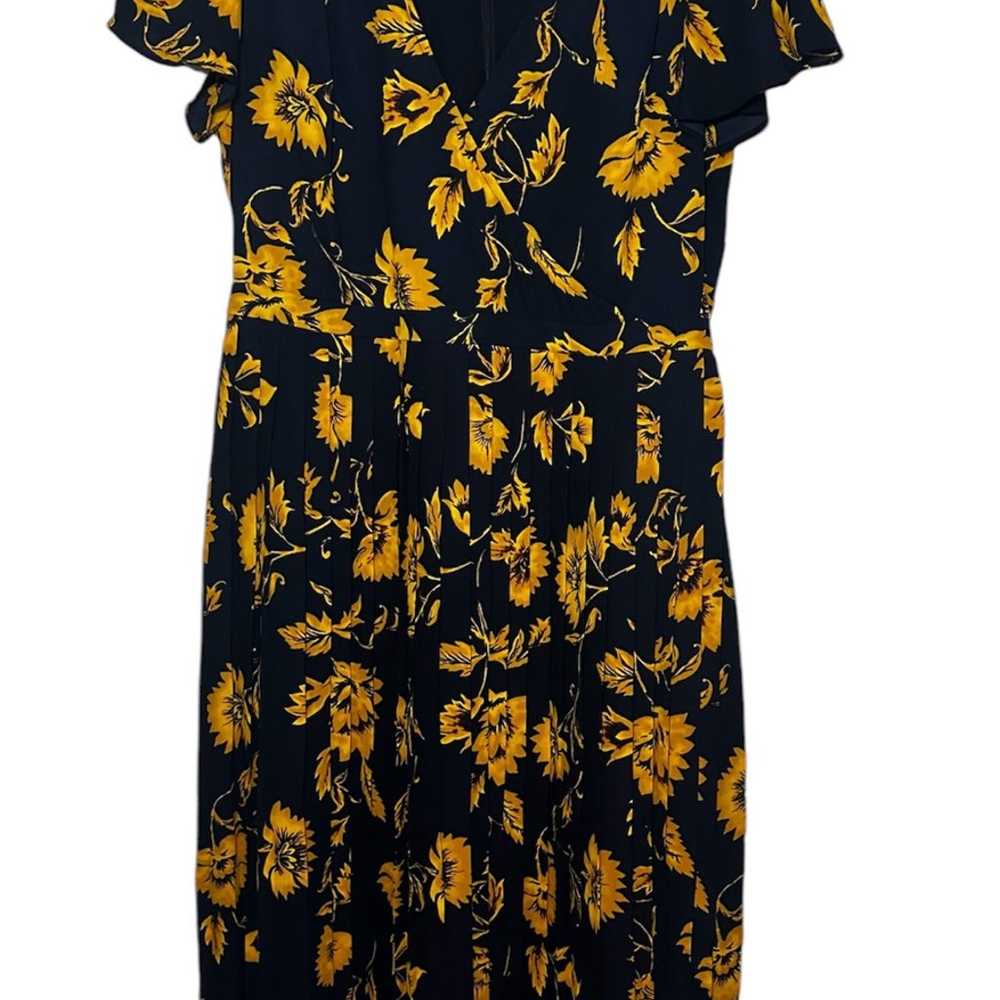 J Crew Dress  Yellow Flowers On Navy Size 6 Midi … - image 8