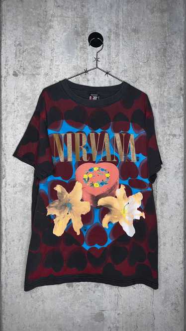 NIRVANA HEART SHAPED BOX 93’ AOP TEE