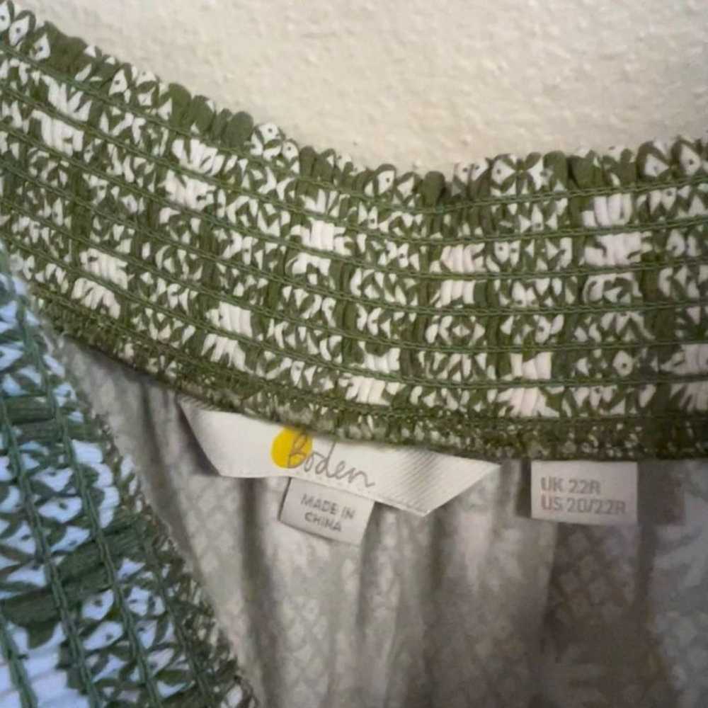 Boden Green Pineapple Print Smocked Rosamund Midi… - image 6