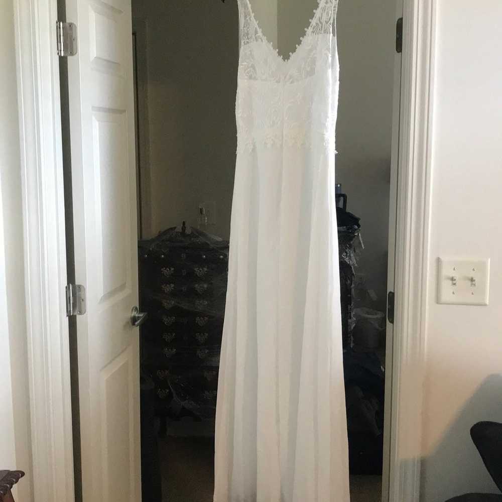 A-Line wedding dress ivory size 8/10 - image 2