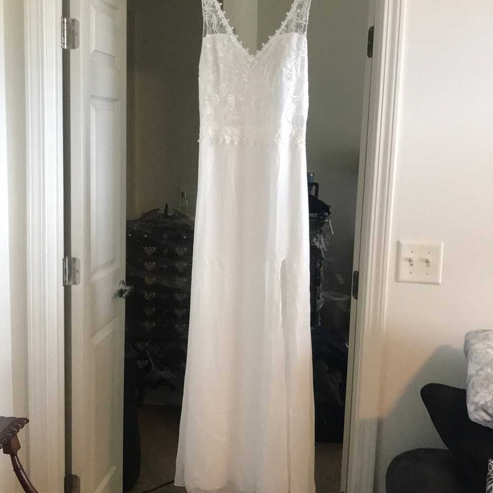 A-Line wedding dress ivory size 8/10 - image 3