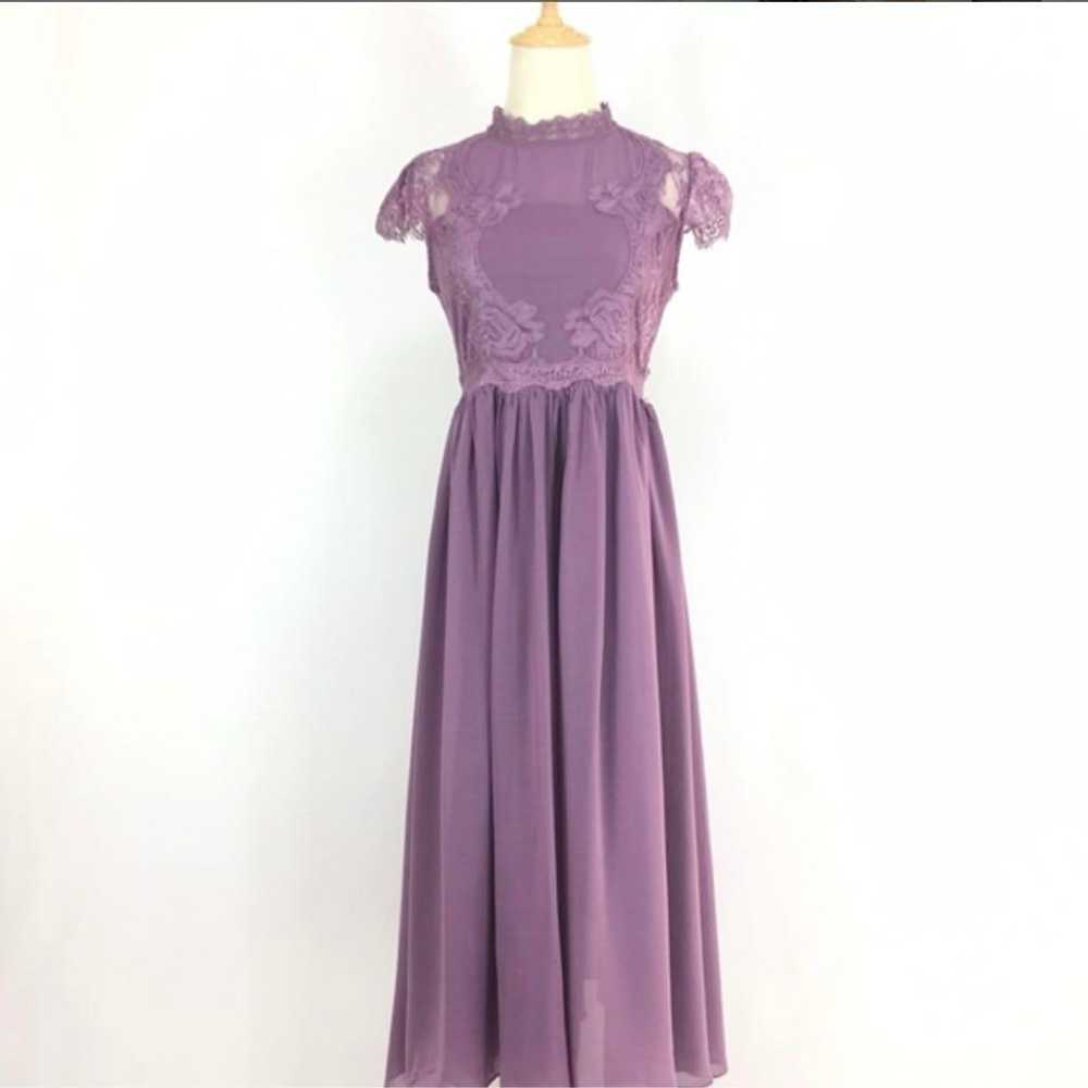 Purple lace maxi dress with short sleeves - image 3