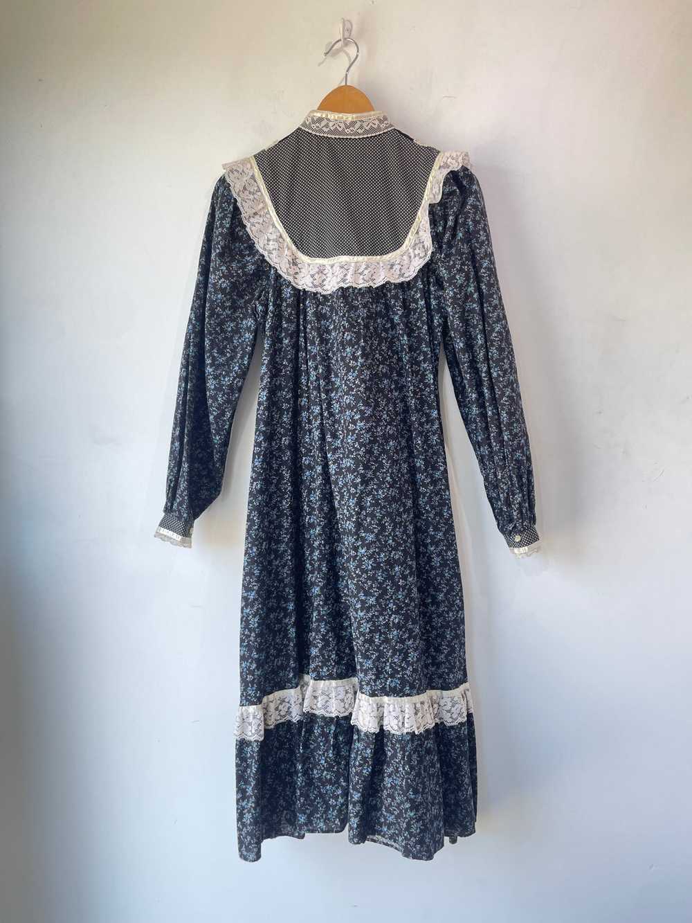 Vintage Gunne Sax Black Blue Floral Velvet Dress - image 3