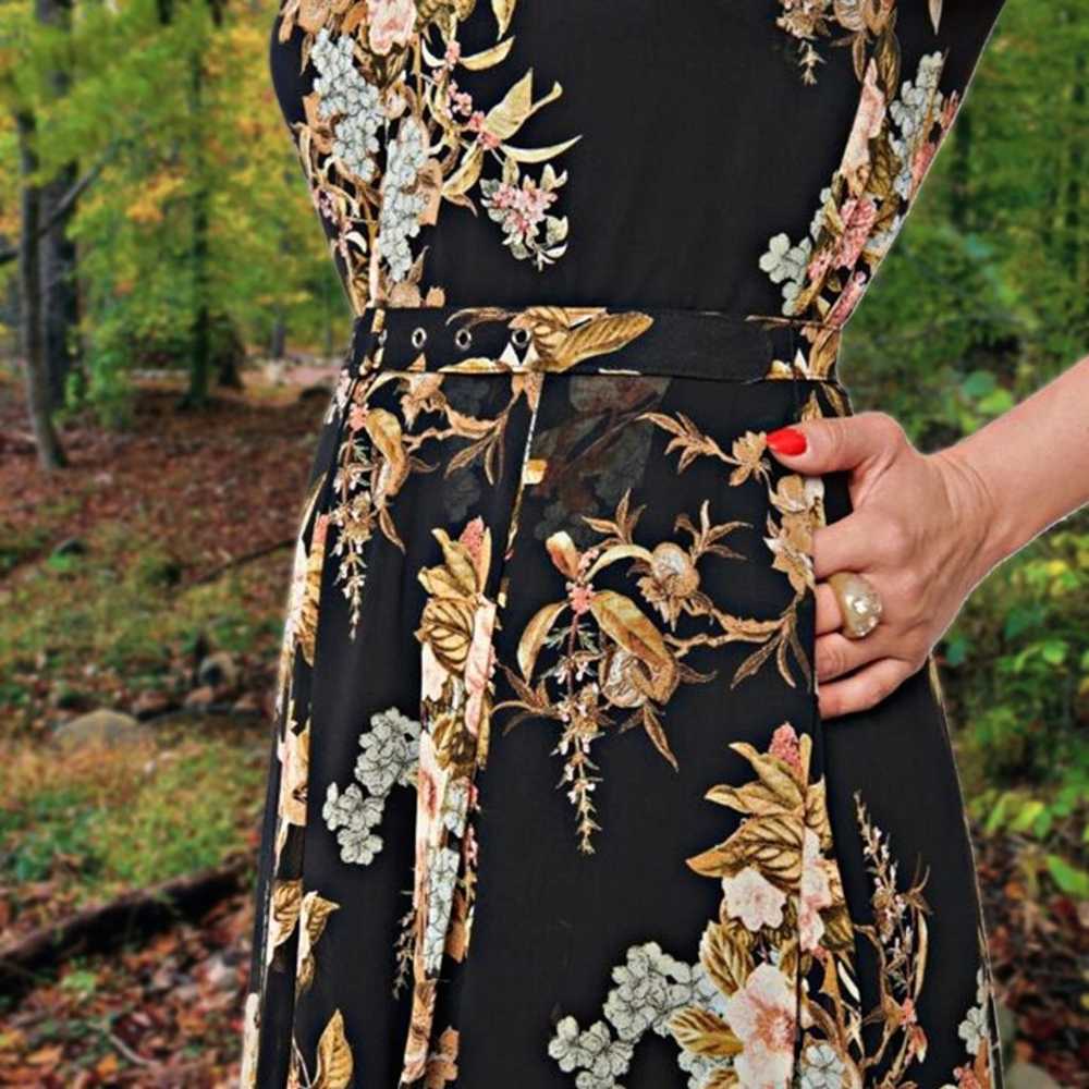 Unique Vintage Fit & Flare Floral Midi Dress Mode… - image 5