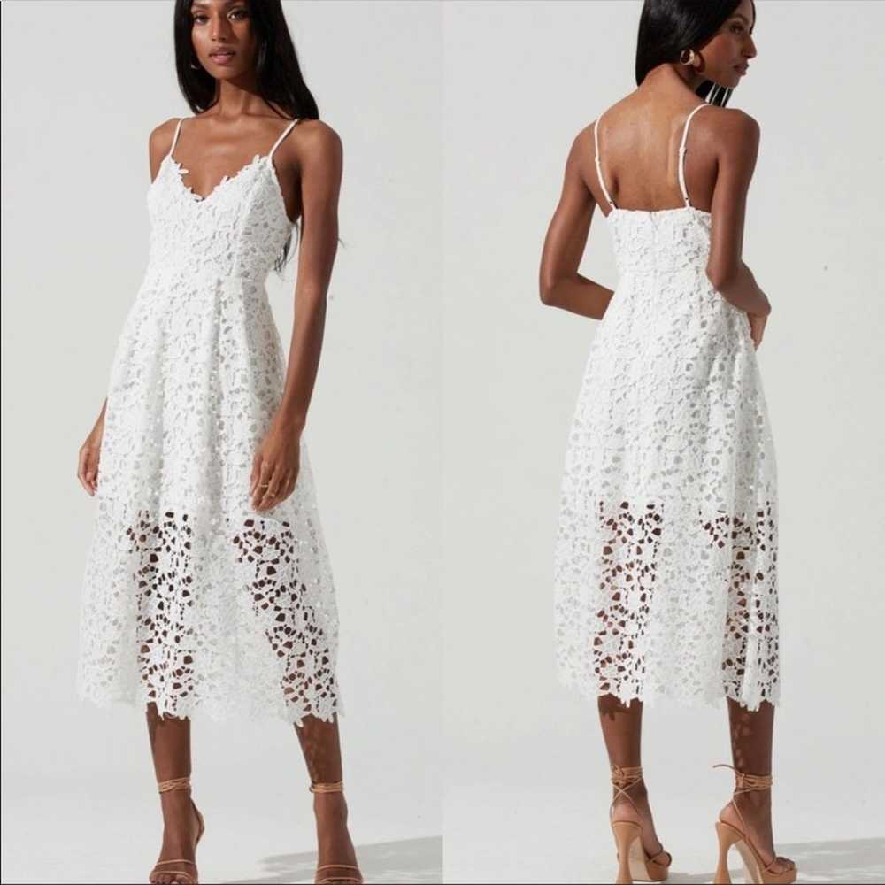 ASTR The Label Lace A Line Midi Dress Size Medium - image 1