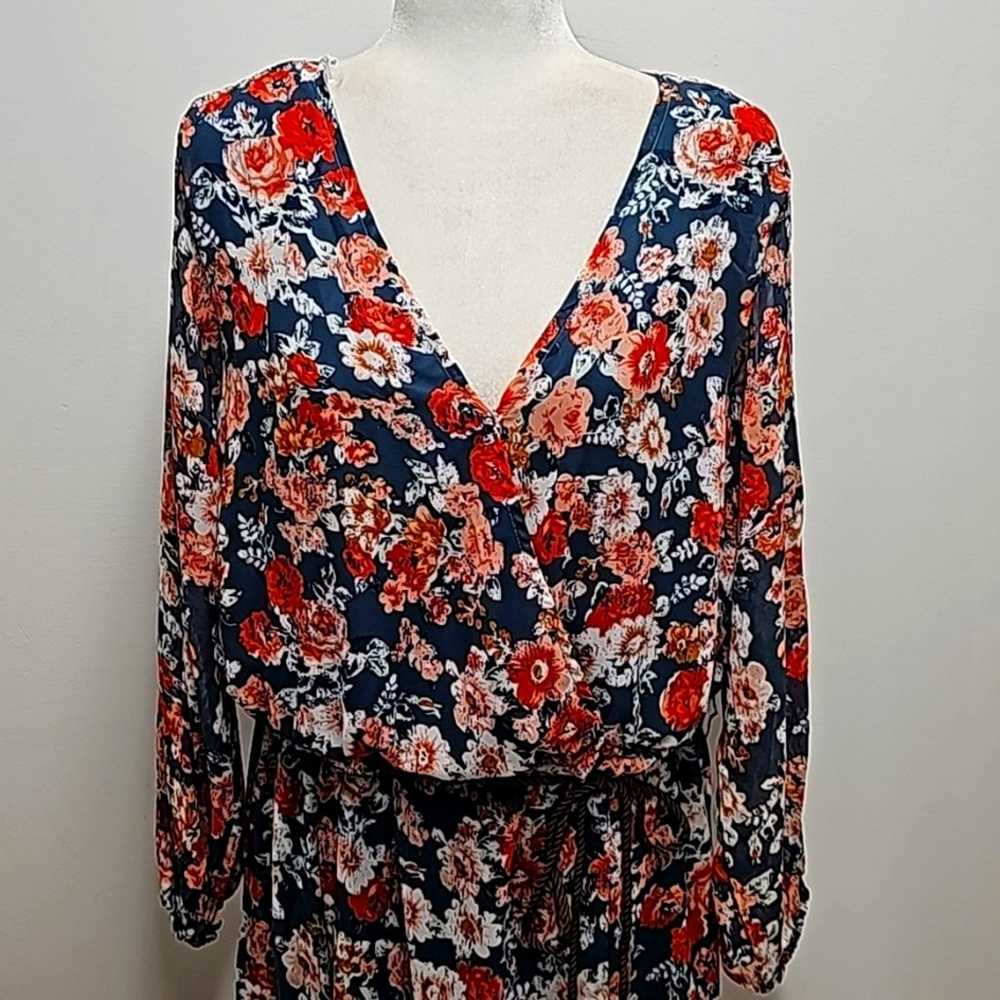 New Look Navy Red Pink Tan & White Floral V- Neck… - image 4