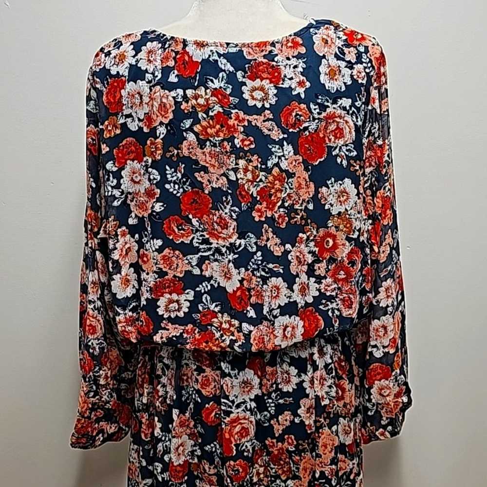 New Look Navy Red Pink Tan & White Floral V- Neck… - image 8