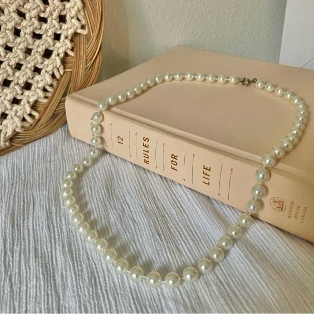 White Pearl Necklace Vintage “Delphine”  22.5” Ha… - image 3