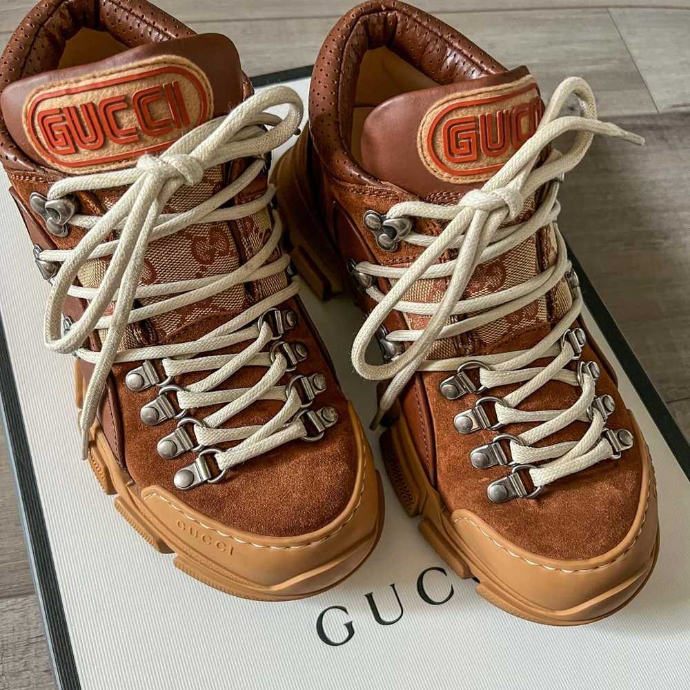 Gucci Flashtrek leather trainers - image 2