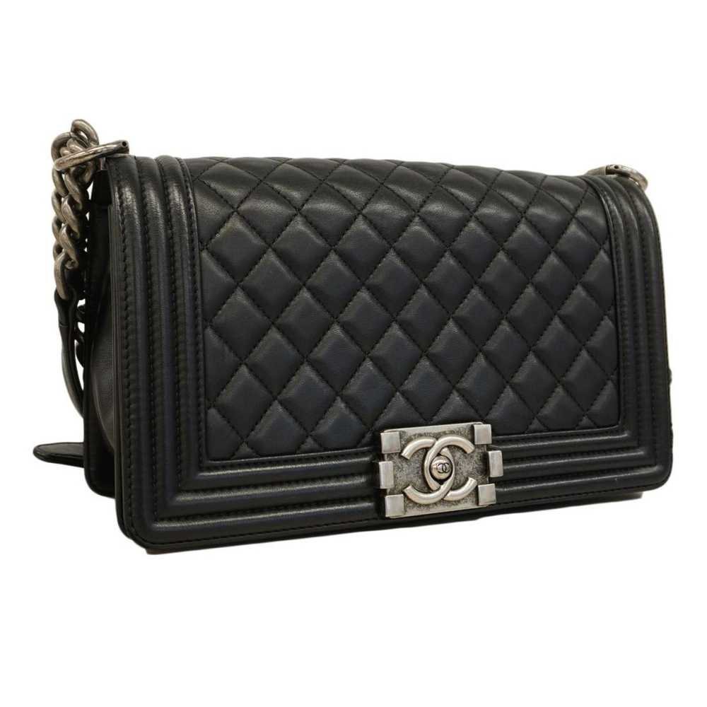 Chanel Boy Black Leather Shoulder Bag (Pre-Owned) - image 4