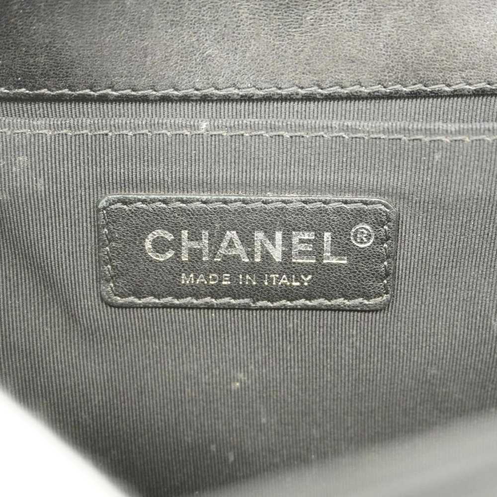 Chanel Boy Black Leather Shoulder Bag (Pre-Owned) - image 6