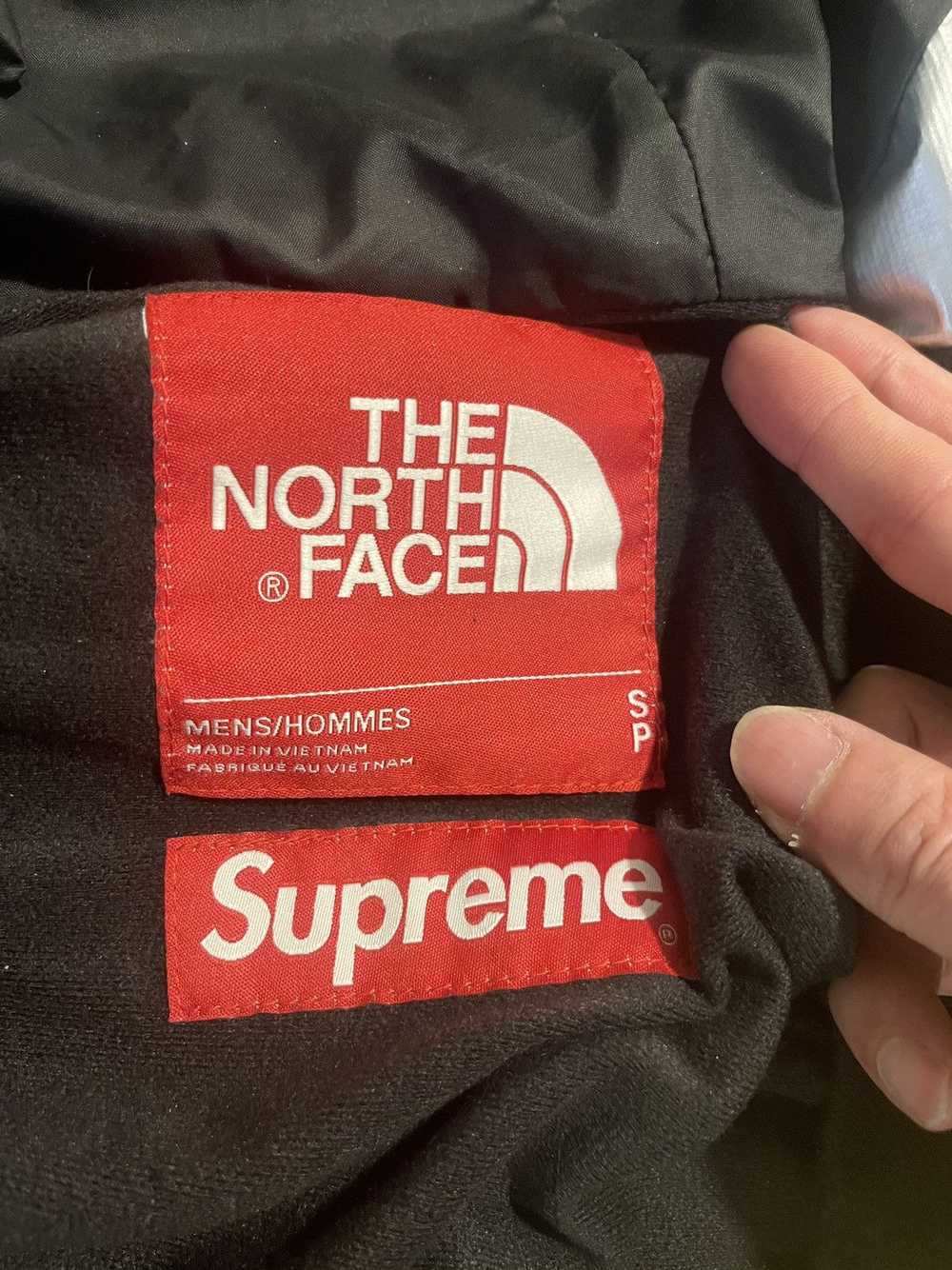 Supreme × The North Face Supreme TNF metallic mou… - image 4