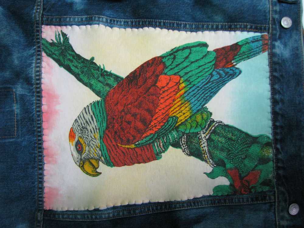 Levi's Levi's Custom Parrot Graphic Acid-Wash Den… - image 2