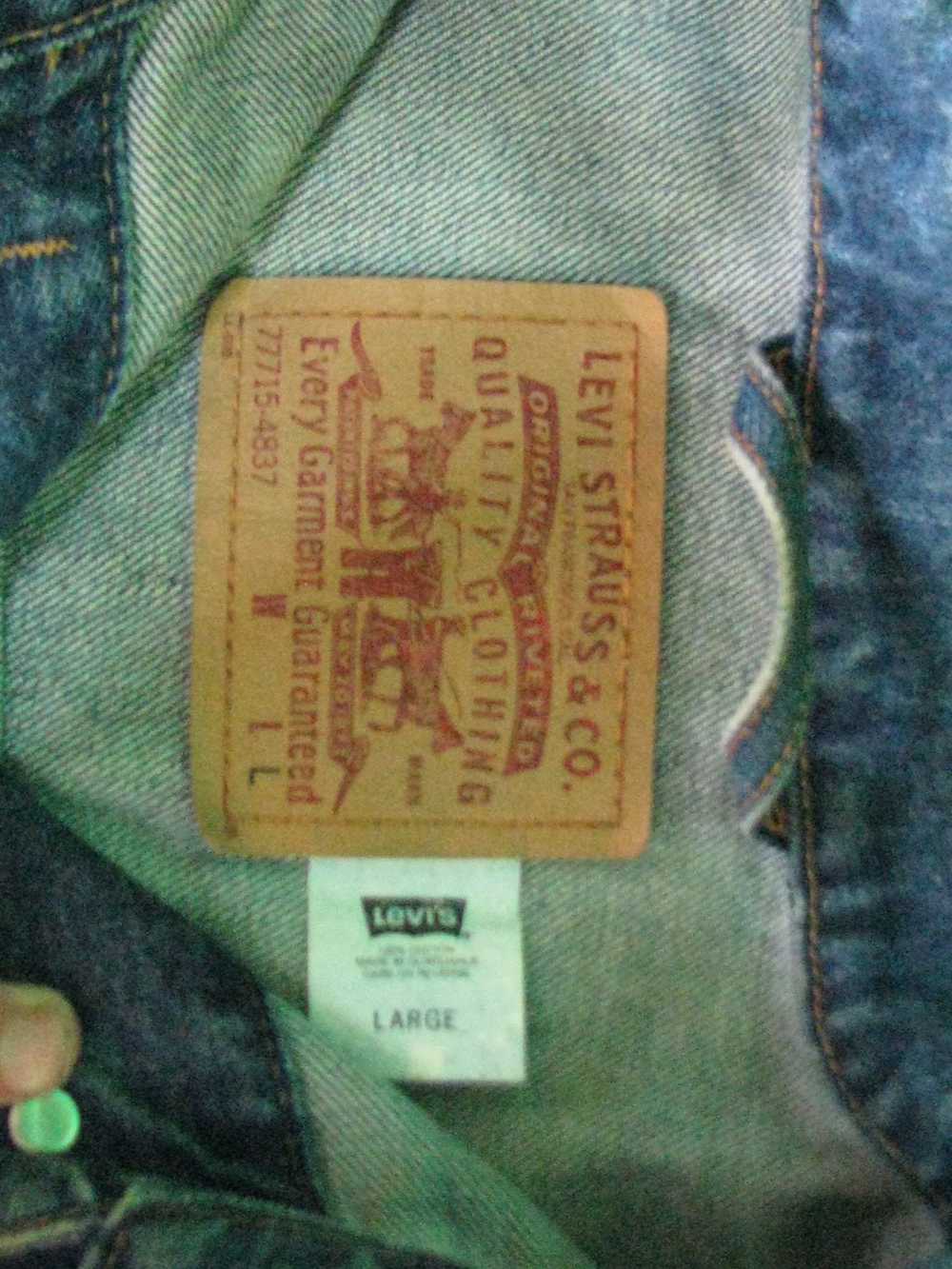 Levi's Levi's Custom Parrot Graphic Acid-Wash Den… - image 3