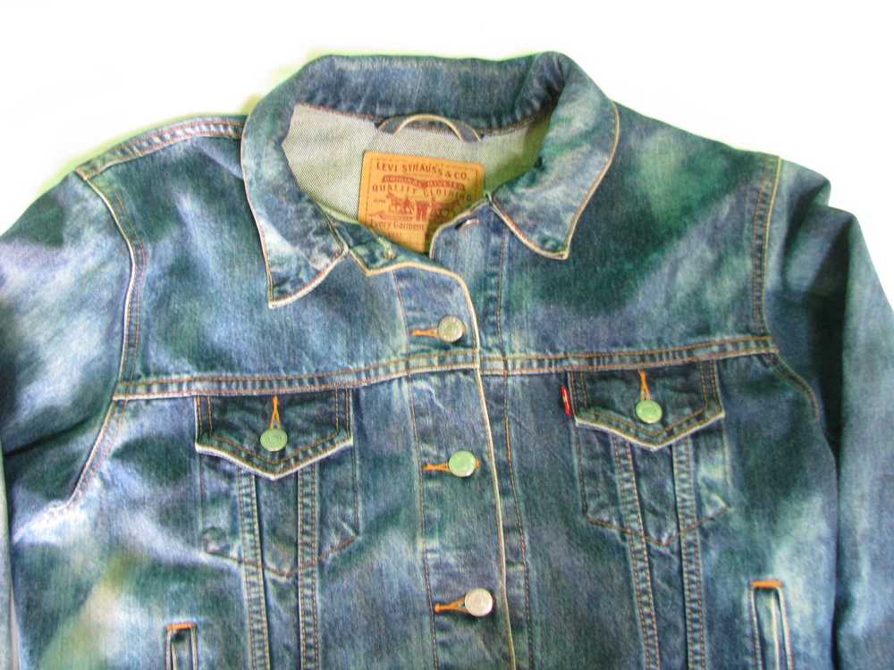 Levi's Levi's Custom Parrot Graphic Acid-Wash Den… - image 6