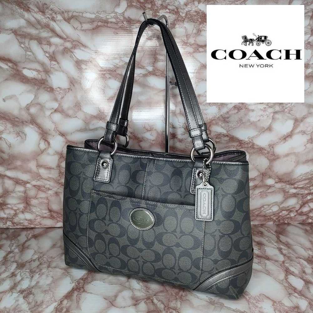 D39 COACH Signature Shoulder Bag - image 1