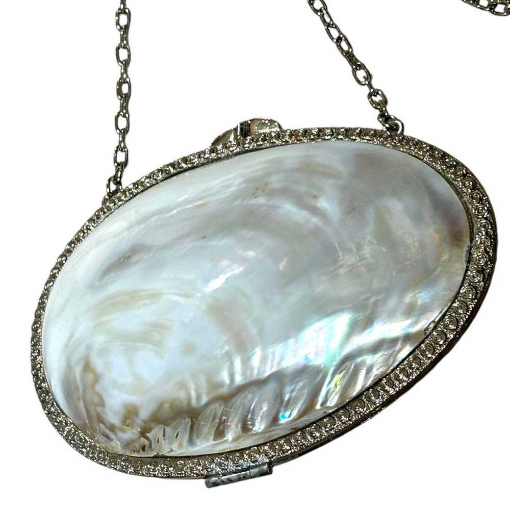 Oval-shaped party bag made of pearl oyster shell … - image 10