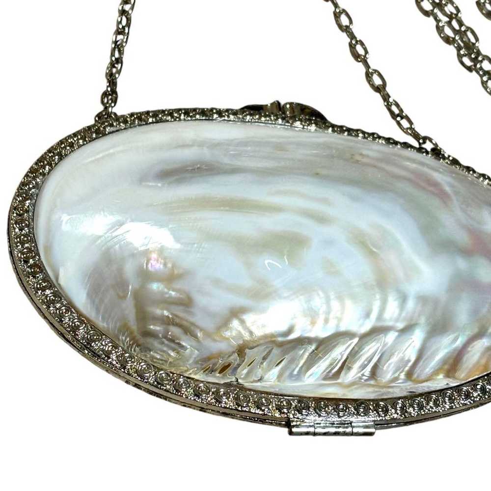 Oval-shaped party bag made of pearl oyster shell … - image 2