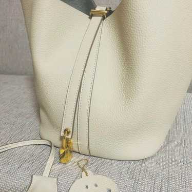 Ivory white cube bag made of genuine leather. Ele… - image 1